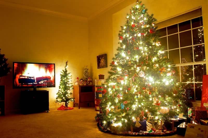 Yellow Screensaver Christmas Tree